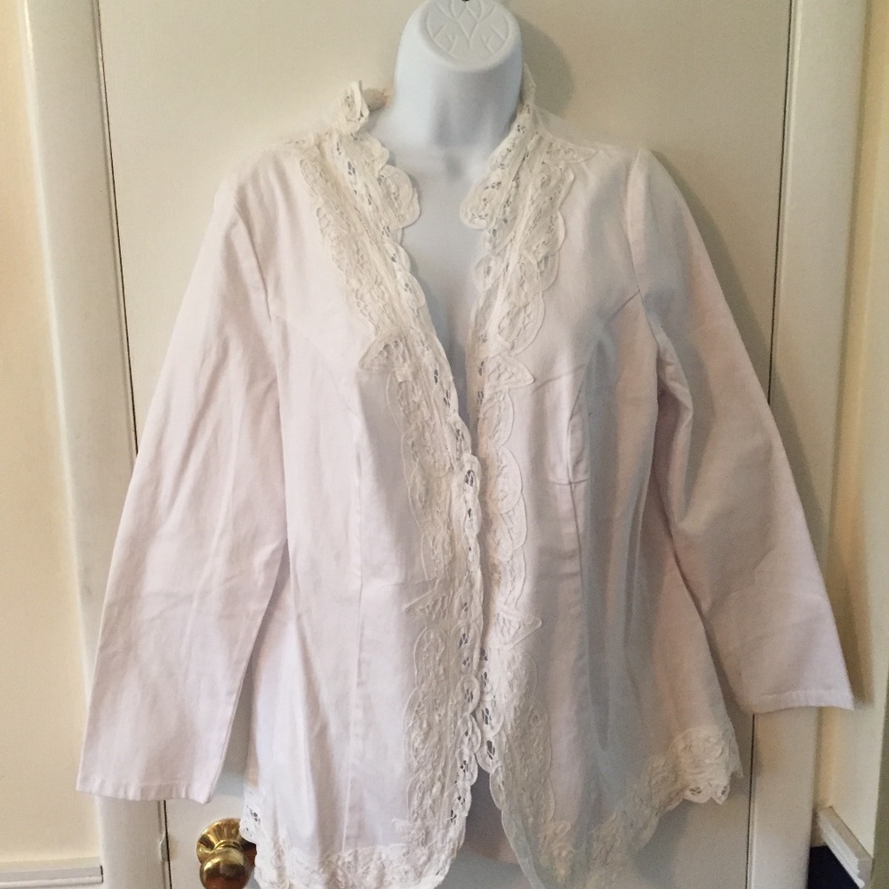 White cotton denim jacket.